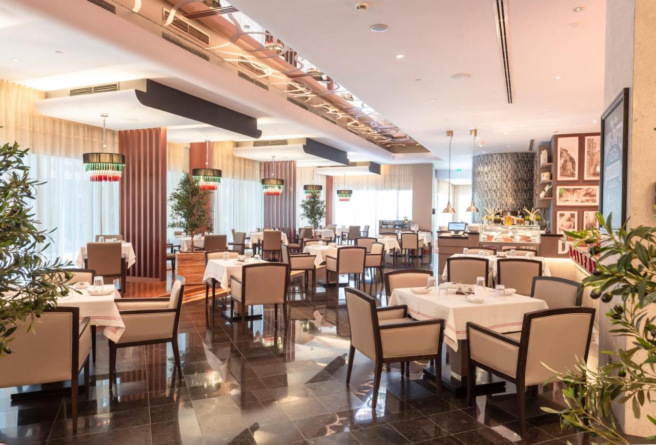 Pearl Rotana Capital Centre Hotel Abu Dhabi Exterior photo