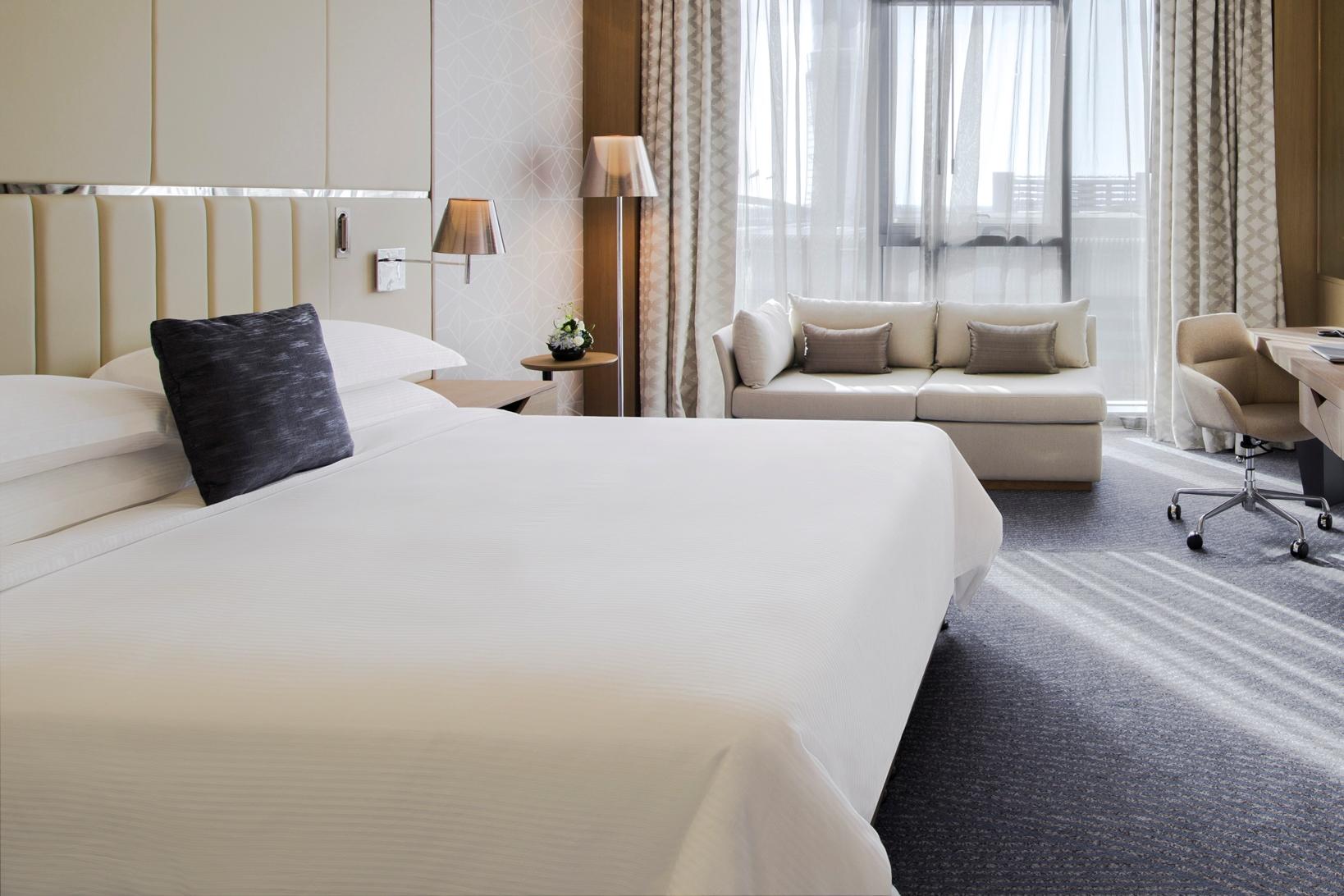 Pearl Rotana Capital Centre Hotel Abu Dhabi Exterior photo