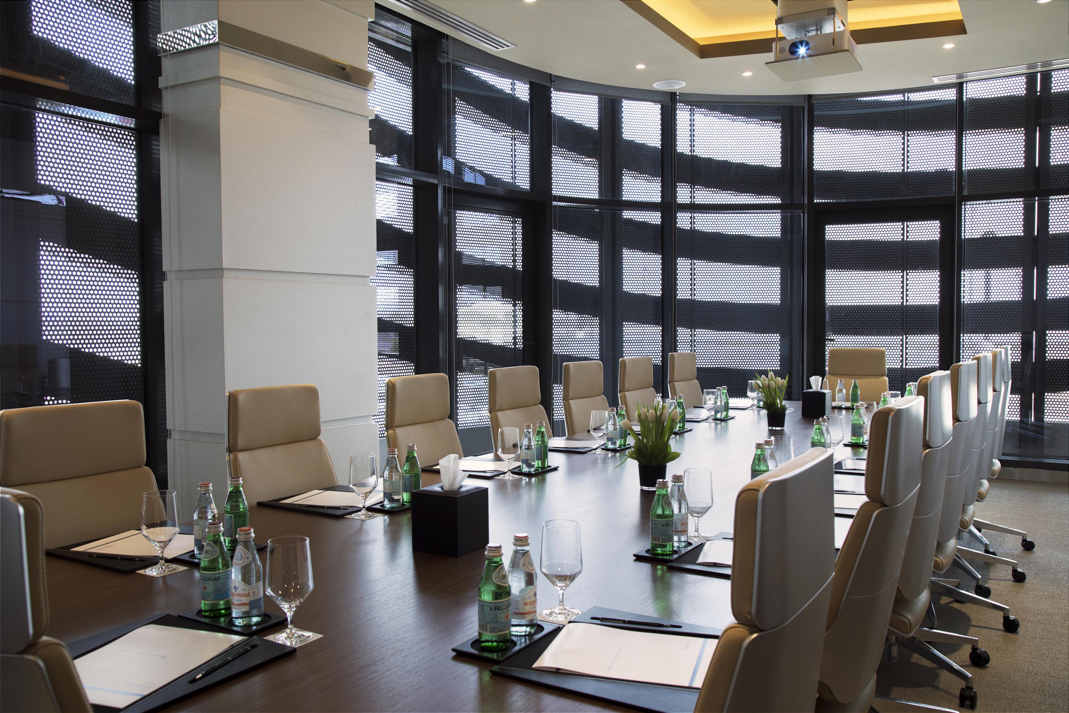 Pearl Rotana Capital Centre Hotel Abu Dhabi Exterior photo